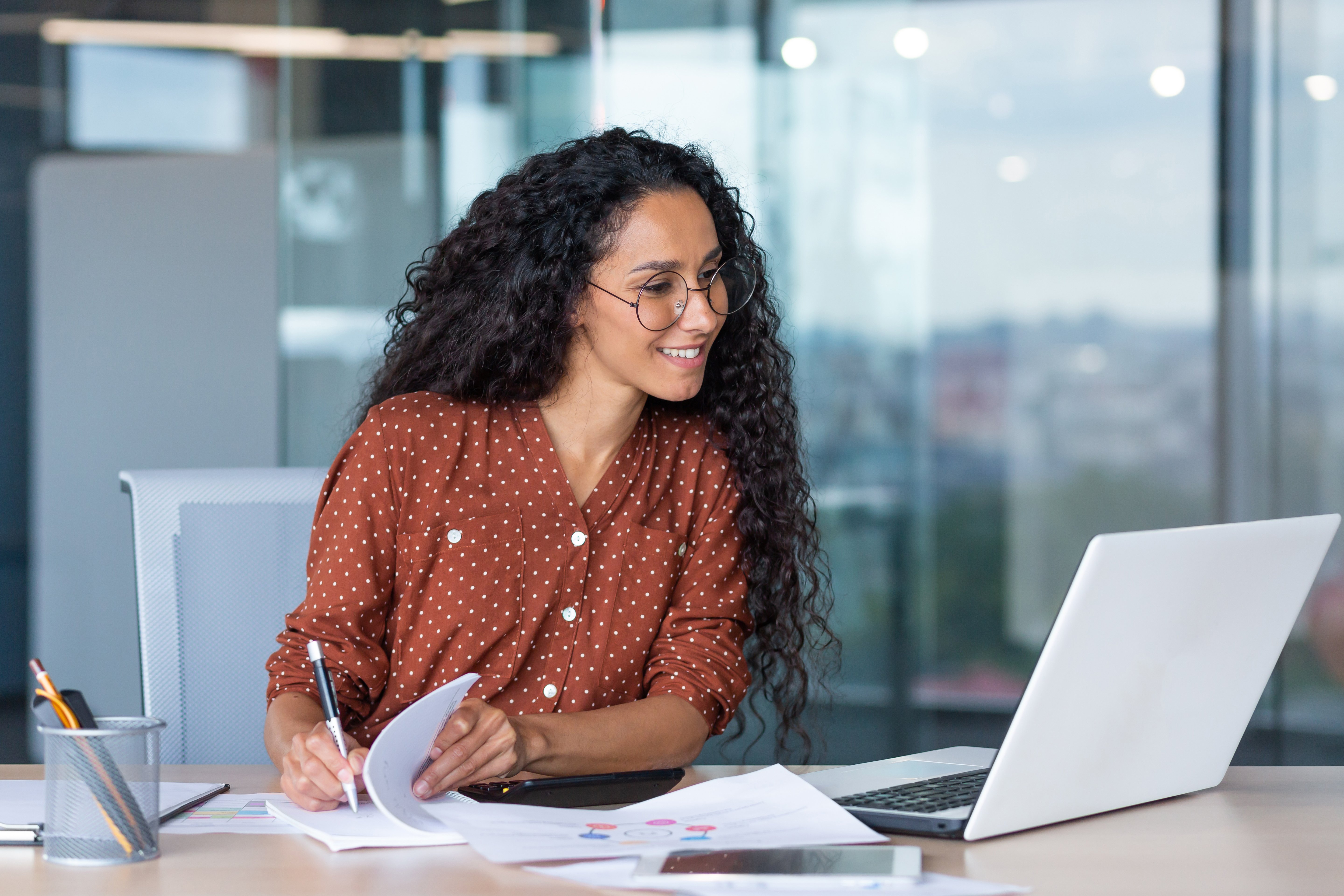 How Can a Forensic Psychologist Approach a Violence Risk Assessment While Navigating Ethical Gray Areas, Especially with Unclear Referral Questions or Pressured Recommendations?
